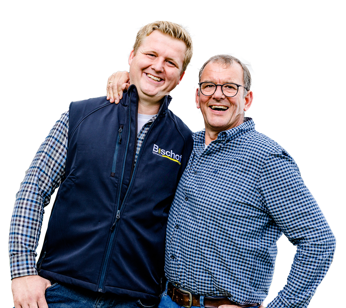 Herr Bischof & Bischof Jr. Arm in Arm - Starte jetzt deine Karriere bei Bischof Agrarservice - Ihr Futtermittelexperte aus Dissen, Schüttorf & Warburg