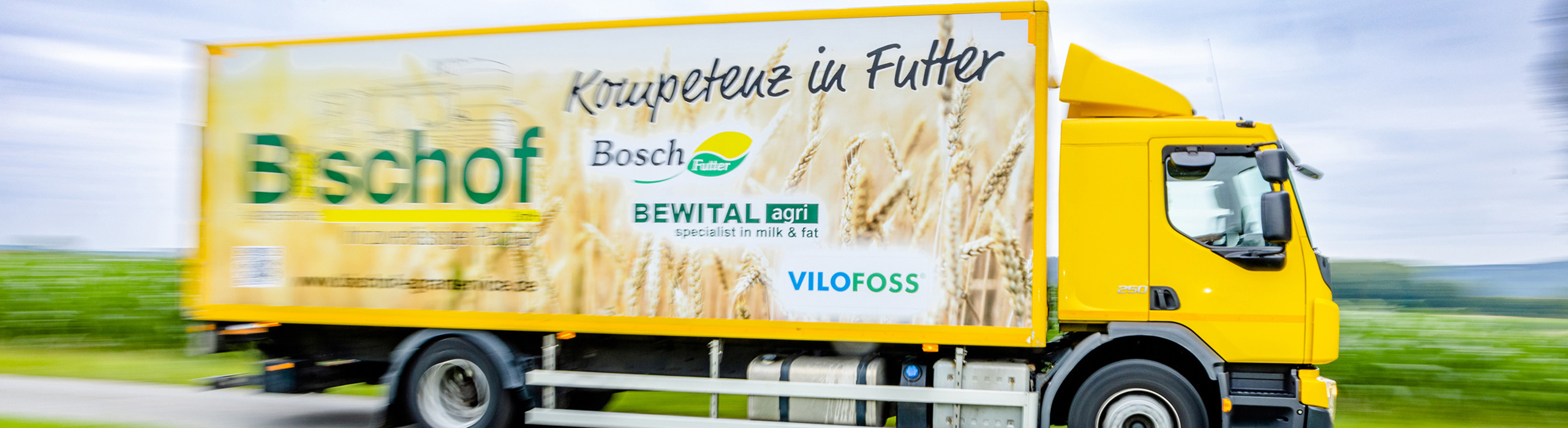 Futtermittellieferant mit LKW unterwegs – Futtermittelexperte Bischof aus Dissen, Schüttorf & Warburg