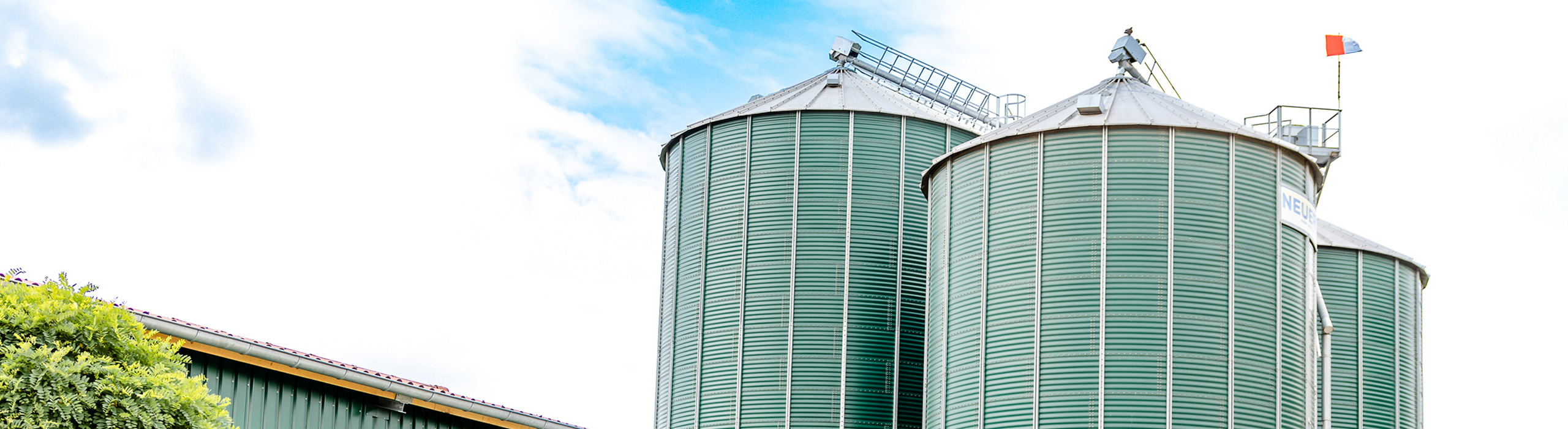 Futtermittelcontainer / Silos / Getreidespeichereinheiten auf dem Firmengelände von Agrarservice Bischof - Ihr Futtermittelexperte aus Dissen, Schüttorf & Warburg